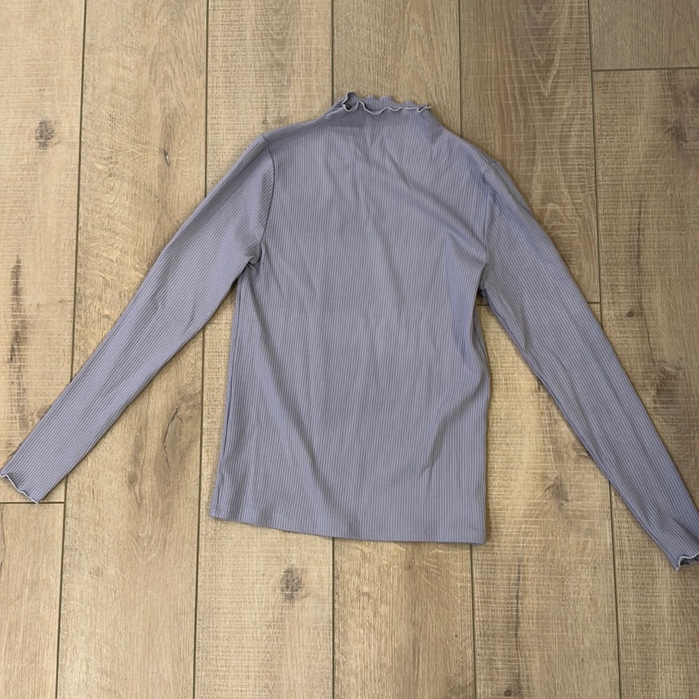 Loft long sleeve with cute neck detail size S